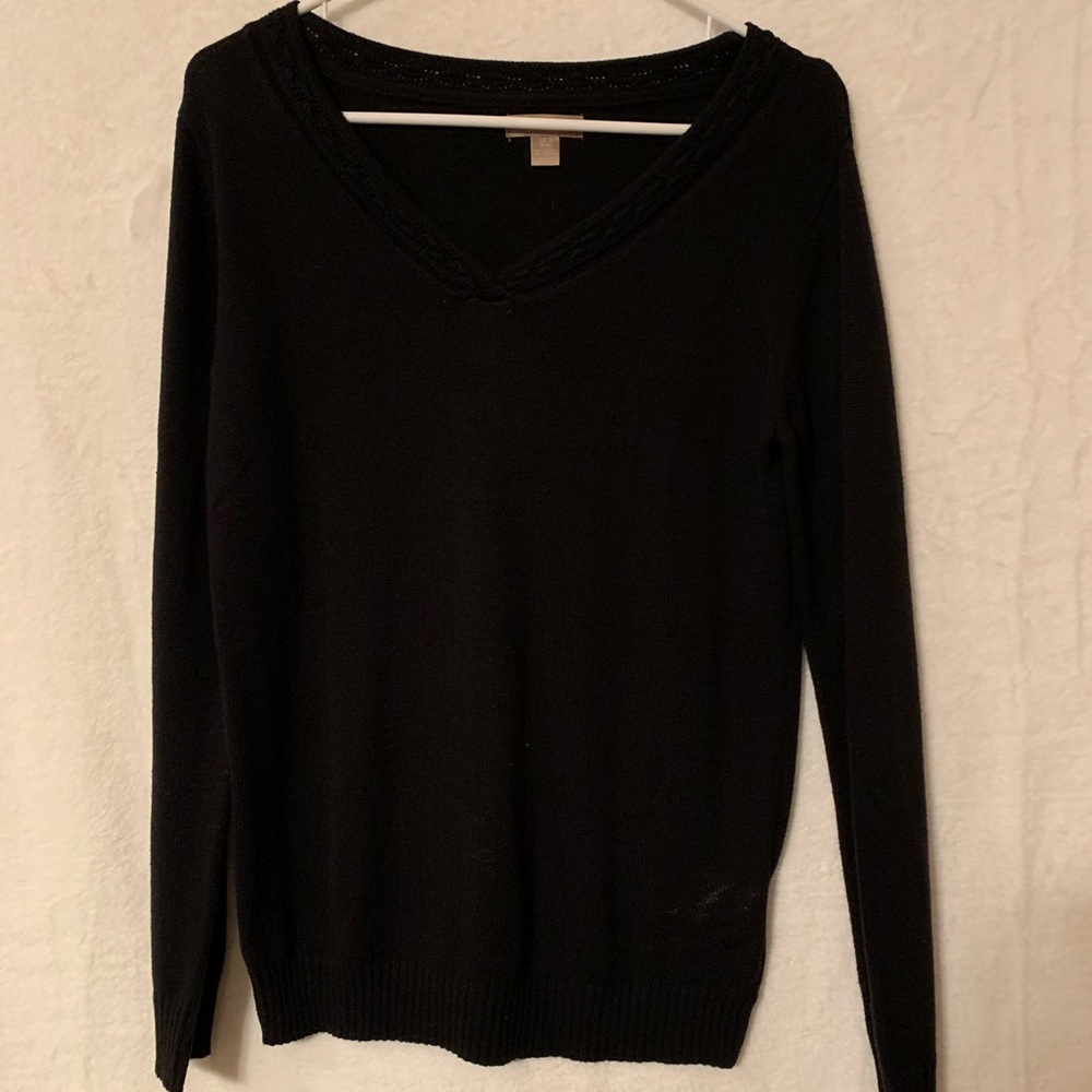 Black v neck sweater